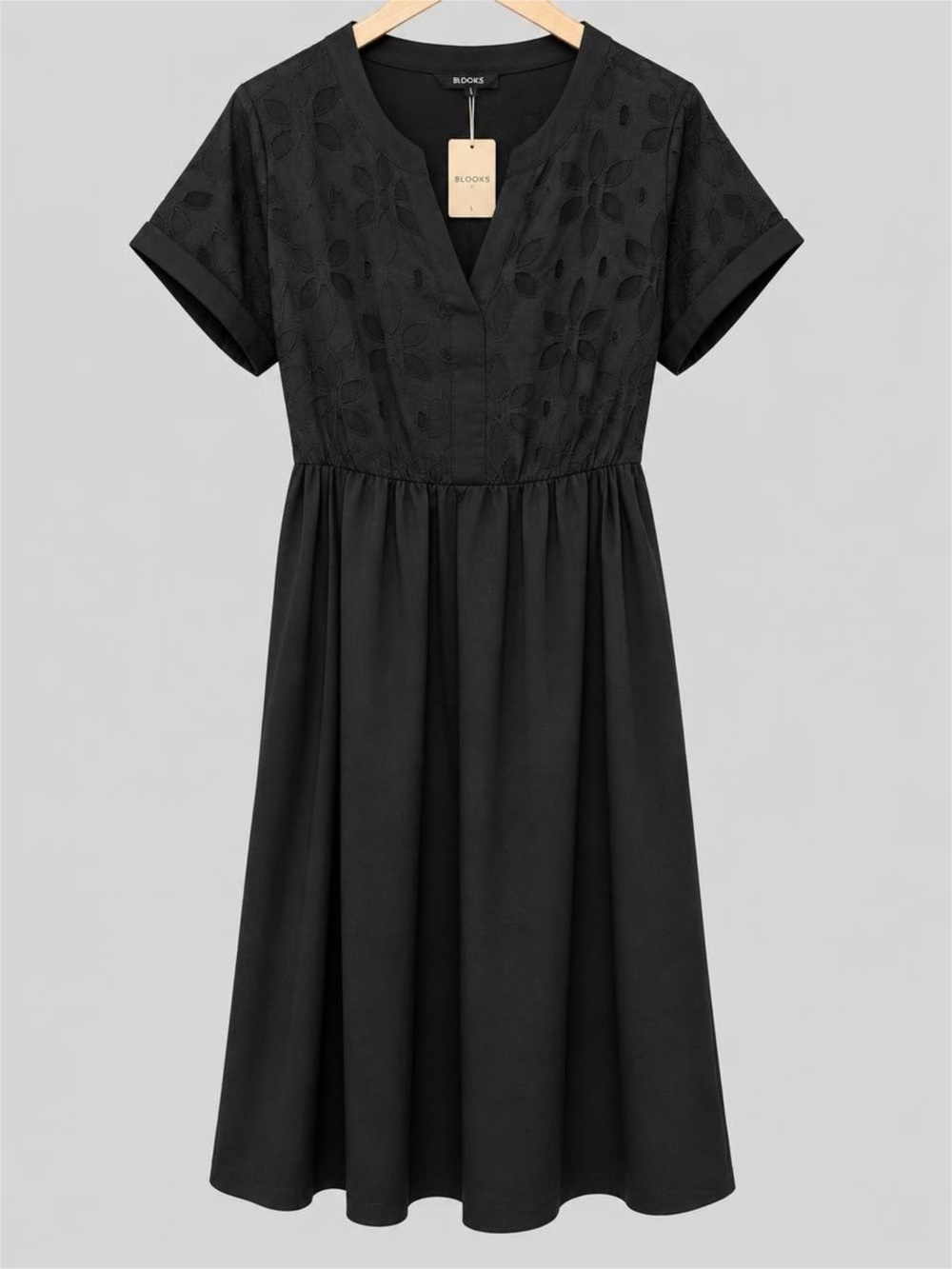 NWT BloomChic Black Eyelet Bodice Short Sleeve Dress - 12